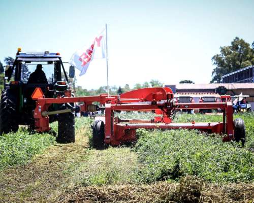 Segadora Yomel - Moscato 3770 - Arrastre -con Acondicionador