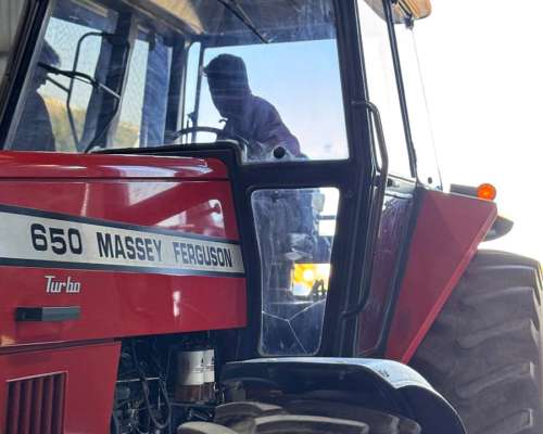 Massey Ferguson 650 ( 150 HP) Impecable