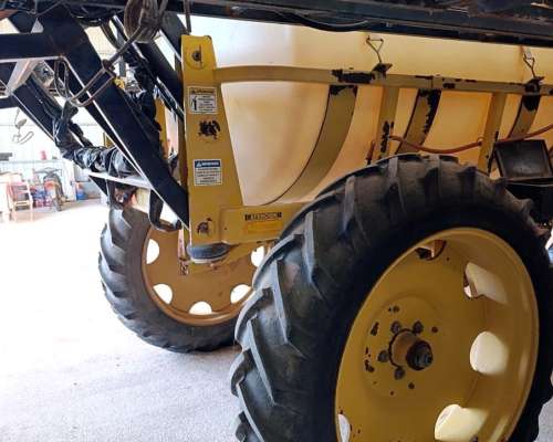 Pulverizador de Arrastre Releyco R2500 Botalón 21 Mts.