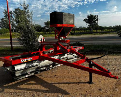 Rolo Triturador M-3000/75 C/sembradora de Pasturas 120 Lts