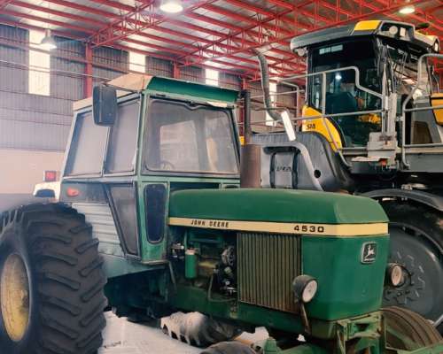 Tractor John Deere 4530