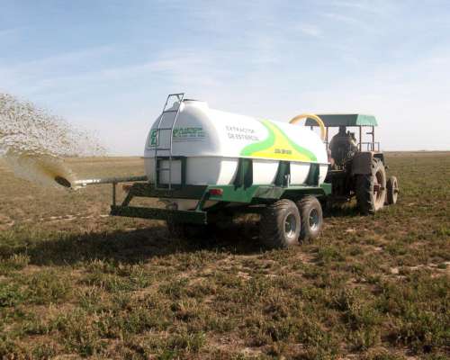 Estercolera 8000 Litros - Balancin - Plasticos Laspiur SRL