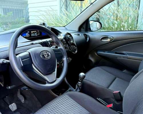 Toyota Etios 1.5 5ptas X 6mt (l18) 2023 Nafta $24.499.000