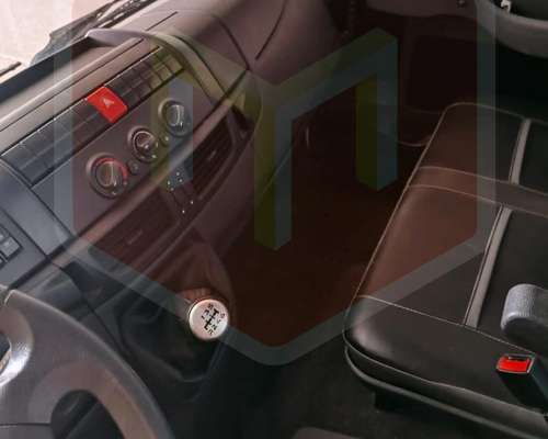 Iveco Tector 90.190 Modelo 2021 con Caja y Equipo