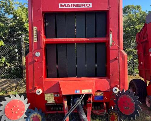 Rotoenfardadora Mainero 5870 con Monitor MRE1000
