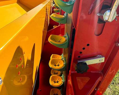 Sembradora de Papa Cuatro Surcos Nueva Agromaster