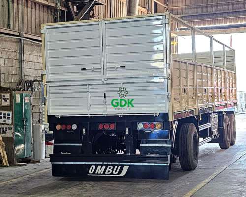 Acoplado con Carrozado Tipo BV de 9.30 Mts - 4 Ejes. Ombu