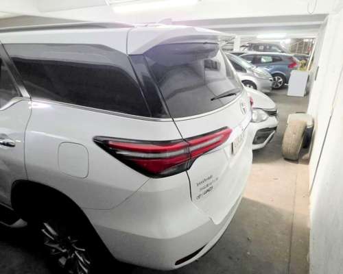 Vendo Toyota SW4 Única por SU Estado