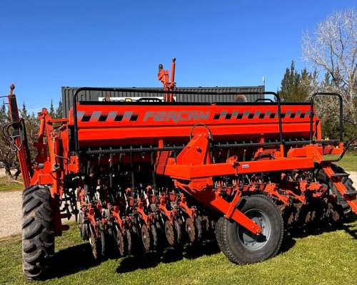 Sembradora Fercam F220 25 a 17.5