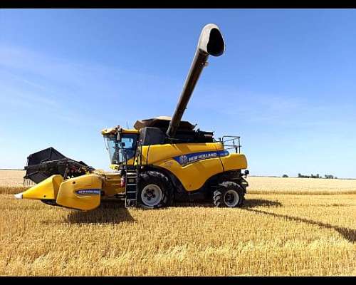 Cosechadora New Holland CR 5.85 Impecable