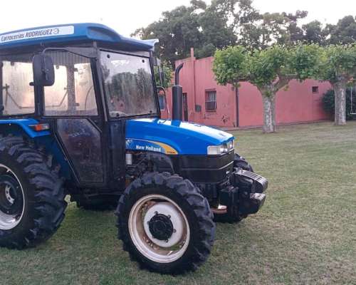 New Hollnad TT 3840 Doble Traccion