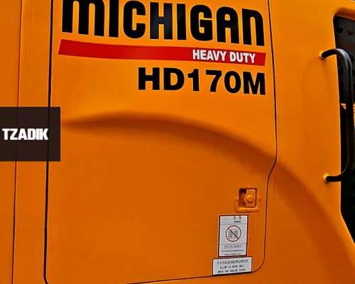 🚜 Motoniveladora Michigan Modelo Hd170m en Tzadik: Potencia
