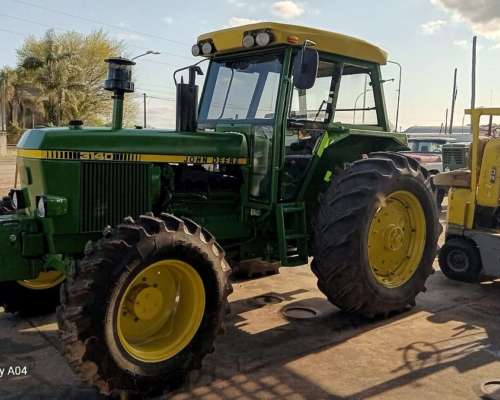 Tractor John Deere 3140