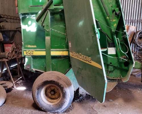 Rotoenfardadora JD 567 .