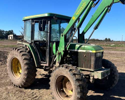 Tractor John Deere 5700