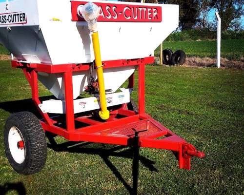 Fertilizadora de Arrastre Grass Cutter DE1500 LTA