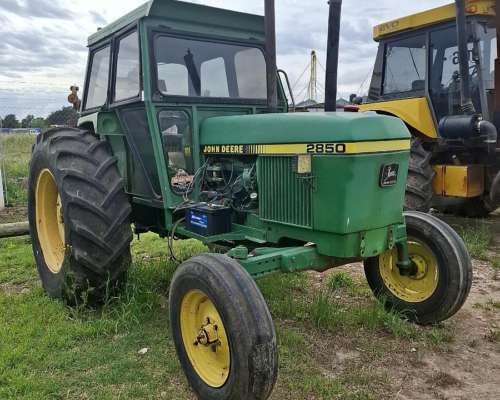 John Deere 2850 con Rodado 18.4x34