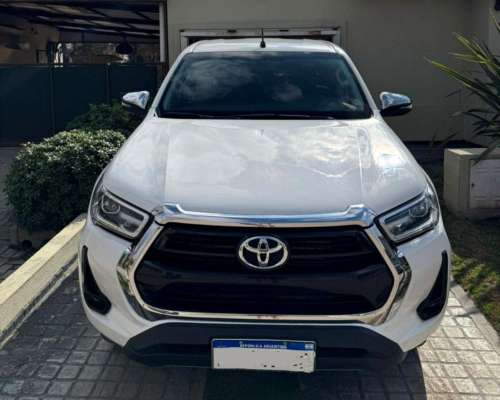 Toyota Hilux 2.8 TDI CD 4X4 SRV AT6 204cv 2022 U$ 36.499