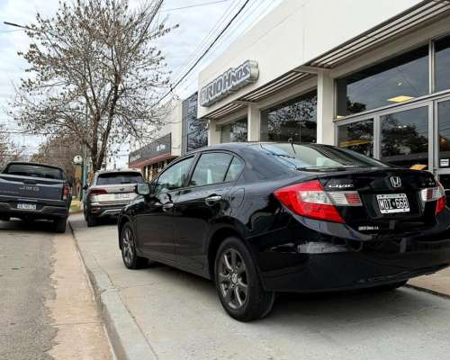 Honda Civic EXS A/T año 2013 Negro Super Recomendable