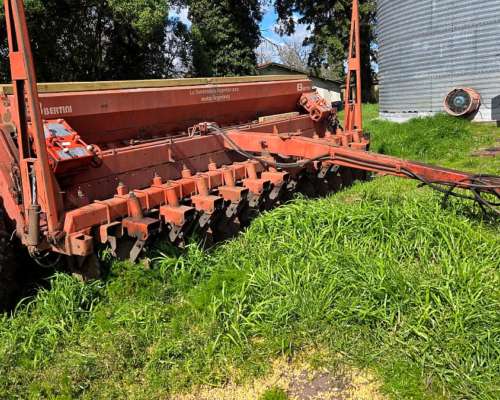 Vendo Sembradora Bertini 10.000 con Kit de Gruesa