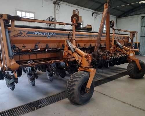 Sembradora Agrometal TX Mega 13 a 52cm
