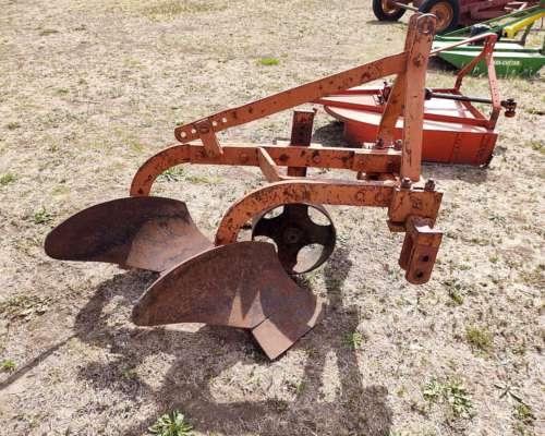 Arado de Dos Rejas con Levante de 3 Puntos