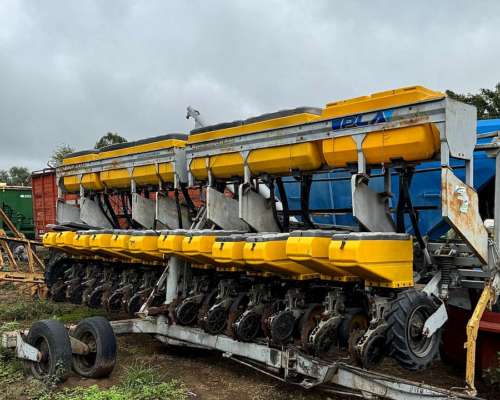 Sembradora Pla AGP 2412 Autotrailer