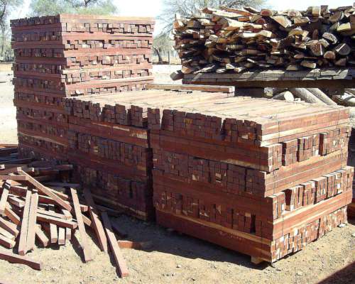 Postes, Varillas, Alambres y Tranqueras