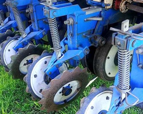 Sembradora Agroindustrial - 16 Líneas a 42 Ó 14 a 52 - 2005