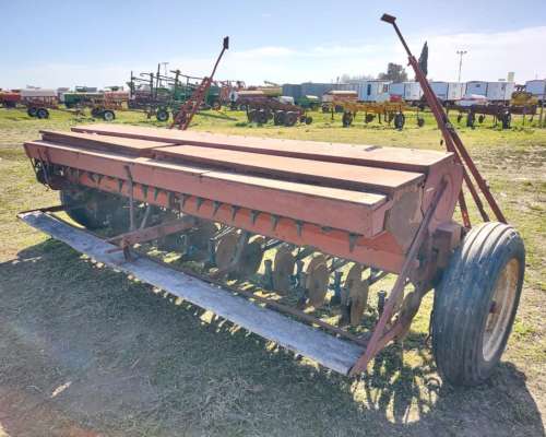 Sembradora de Grano Fino Gherardi de 25 Líneas a 17.5