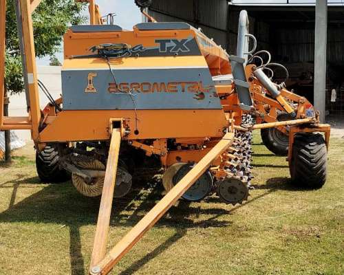 Sembradora Agrometal TX Mega de 16-52