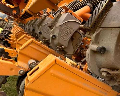 Sembradora Agrometal TX Mega 16 Surcos a 52 cm