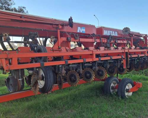 Sembradora Metar 12 a 52,5 CM.