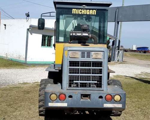 Ref. 05 - Pala Cargadora Frontal Michigan R45c