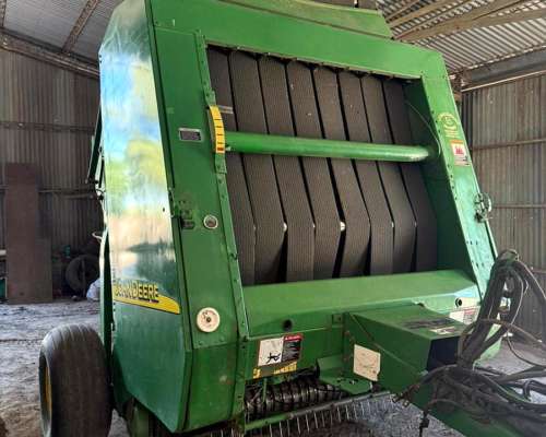 Rotoenfardadora John Deere 567