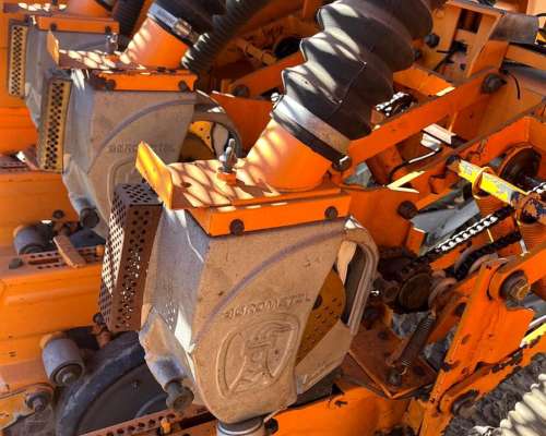 Sembradora Agrometal TX Mega 22 Surcos a 35- Neumática- DVA