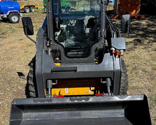 Minicargadora Iron Xc740c Nueva