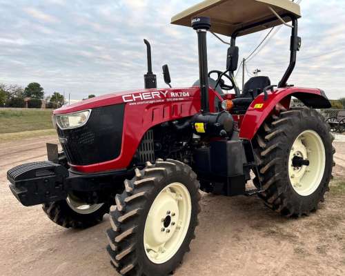 Tractor Agro Chery RK704 de 70 HP Chino Motor Perkins