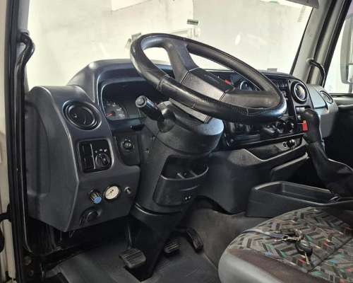 Camión Ford Cargo 1722 (año 2011)