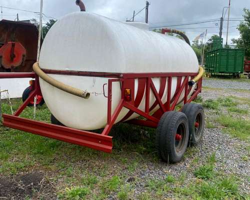 Estercolera Marca Rotor de 6700lts con Cubiertas