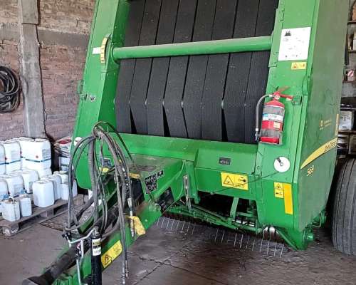 Rotoenfardadora John Deere 569