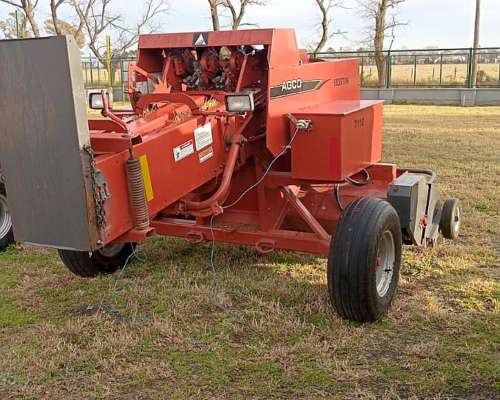 Enfardadora Hesston 7110 - 2010