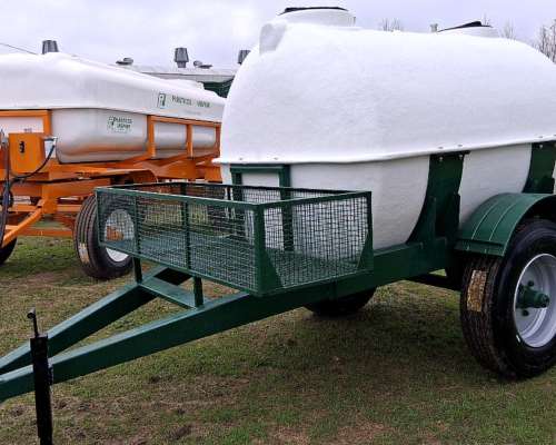 Acoplado Tanque Lacteo 5000 Litros. Plasticos Laspiur SRL