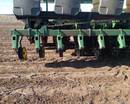 John Deere 16 a 52 Neumática año 2005, Excelente