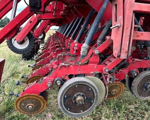 Sembradora Crucianelli Pionera 4126 con Kit Precision Plant.
