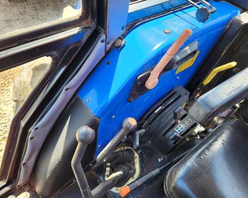 Tractor New Holland Tl95e 4X4 95hp — año 2022 — con Pala