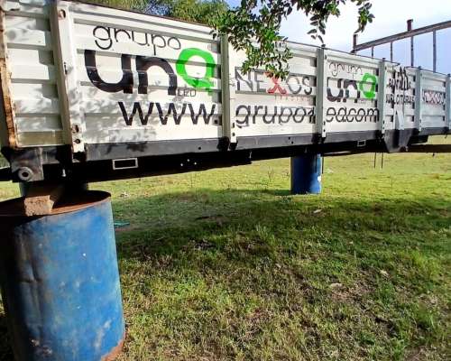 Carrocería con Barandas Volcables y Arcos para Lona.s