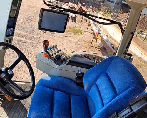 Tractor New Holland. Modelo T8030.