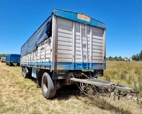 Acoplado Tahnos Baranda Volcable año 2013 con Destape