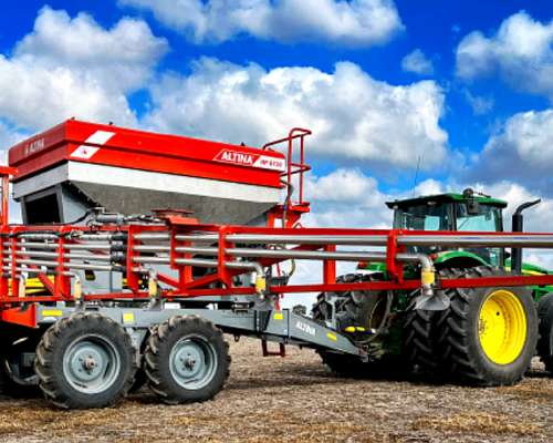 Fertilizadora / Sembradora Neumática Altina HP 6730